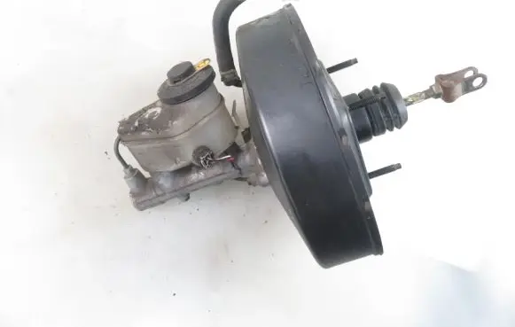 Toyota RAV 4 (XA10) Brake booster