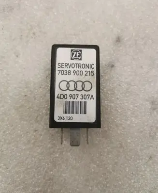 Audi A8 S8 D2 4D Other relay 4D0907307A 7038900215 3X6120