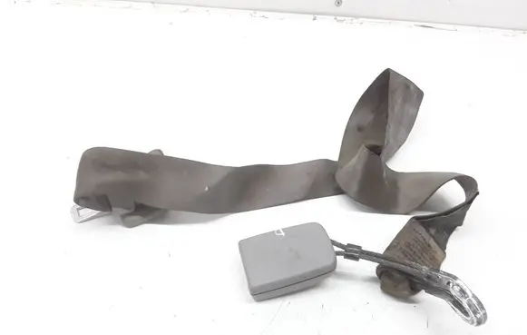 Volkswagen Golf IV Middle seatbelt buckle (rear) 33000936