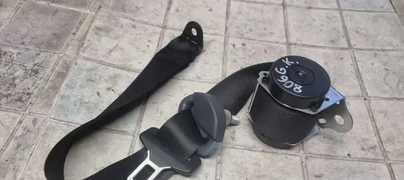 Mitsubishi Colt Rear seatbelt MN108299