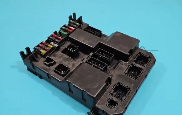 Peugeot 307 Central body control module 9651196980 IMPRK1433341