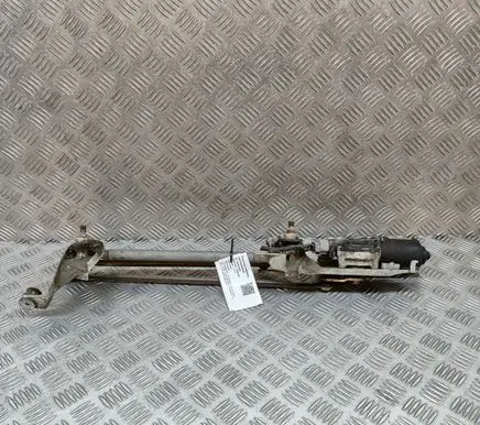 Mitsubishi Colt Front wiper linkage and motor 8250A153 MS1592006821