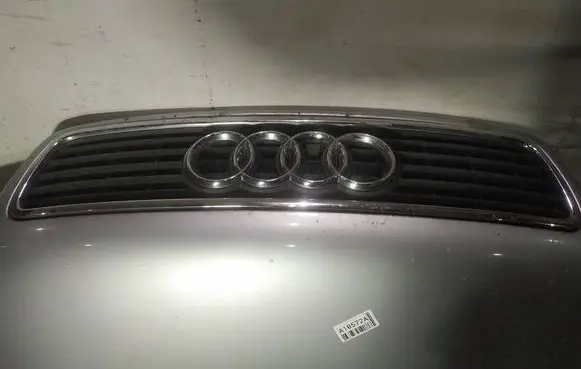 Audi A4 S4 B5 8D Front grill