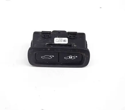 Volvo XC60 Tailgate/boot open switch button 31674801