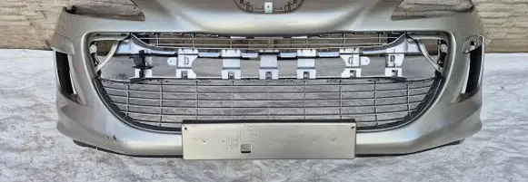 Peugeot 308 Front bumper 9680484677