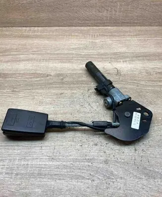 BMW 5 E39 Front seatbelt buckle 8233538 563067417B