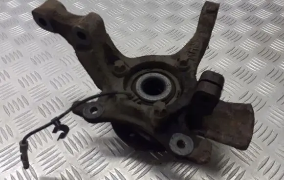 Opel Astra H Front wheel hub spindle knuckle