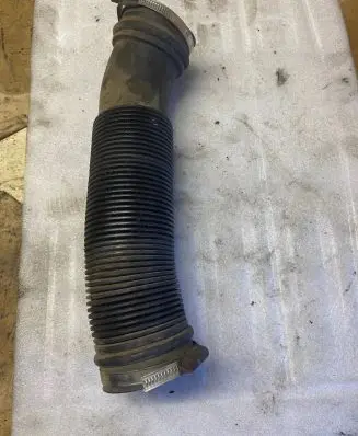 Volkswagen Caddy Air intake hose/pipe 6K0129627E 6K0129627F