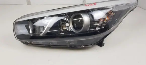 KIA Ceed Headlight/headlamp 92101A2461