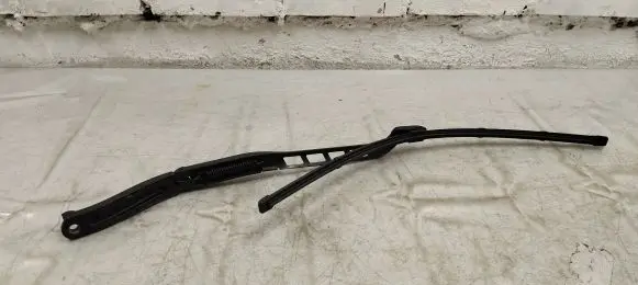 Mercedes-Benz GLE (W166 - C292) Windshield/front glass wiper blade A1668200240