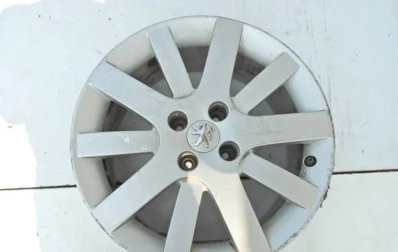 Peugeot 207 R17 alloy rim 