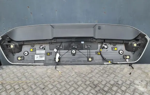Volvo XC40 Tailgate/trunk spoiler 31488325