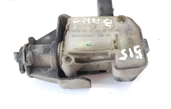 Fuel tank cap lock motor