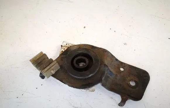 Nissan Primera Radiator mount bracket 