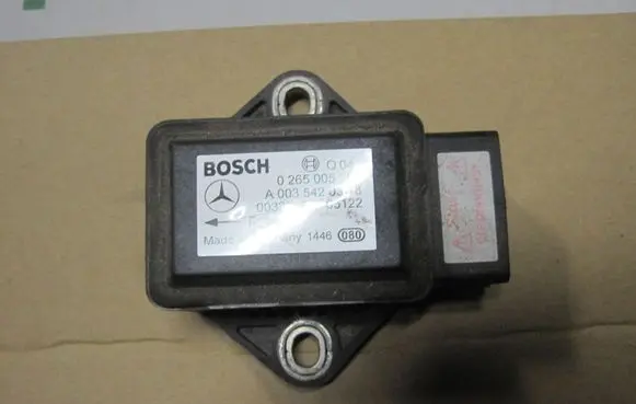 Mercedes-Benz E W211 ESP acceleration yaw rate sensor A0035420318