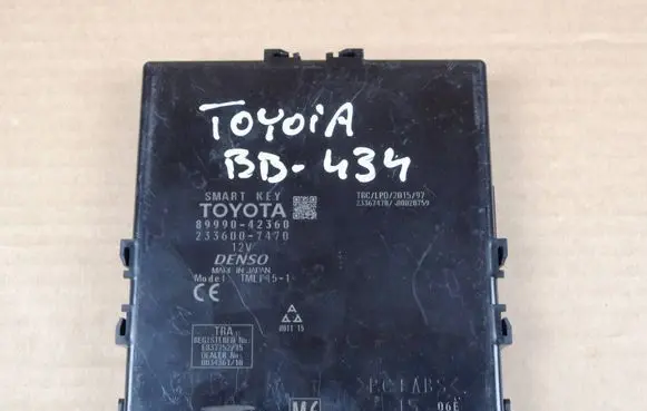 Toyota RAV 4 (XA50) Keyless (KESSY) go control unit/module 8999042360