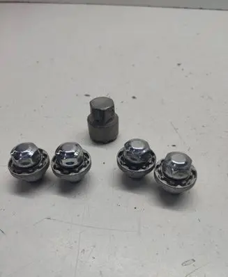 Hyundai i20 (BC3 BI3) Nuts/bolts 