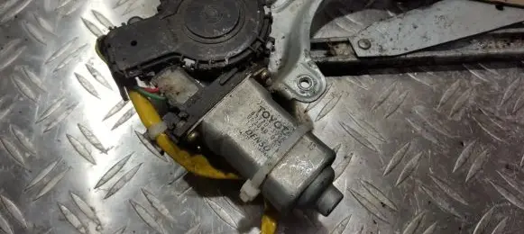 Lexus GS 300 400 430 Front door window regulator motor 8572030280 85720-30280