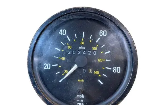 Mercedes-Benz 207 310 Speedometer (instrument cluster)