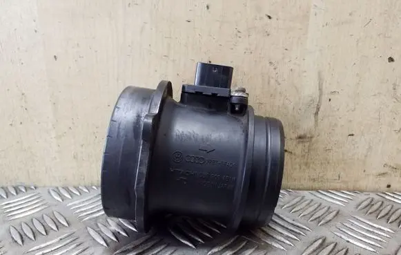 Audi A5 8T 8F Mass air flow meter 059906461N 420133471 AFH70M74