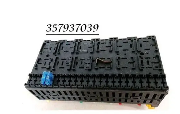 Seat Toledo I (1L) Fuse box set 357937039