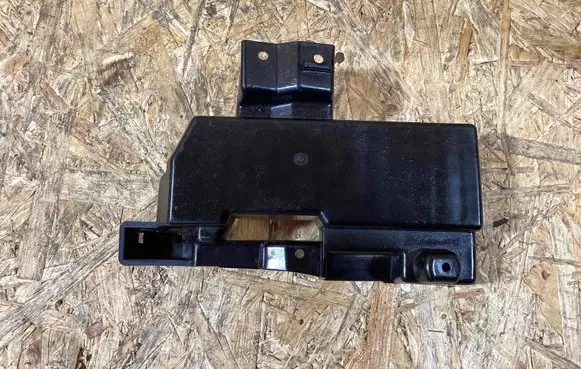 Porsche Macan (95B) Front bumper mounting bracket 95b807275