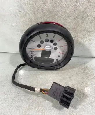 Mini One - Cooper Clubman R55 Speedometer (instrument cluster) 923244002 Bm0505054