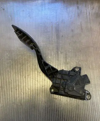 Nissan Murano Z50 Accelerator throttle pedal 18002CB000 5224