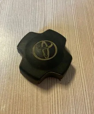 Toyota 4 Runner N60 Original wheel cap 8271