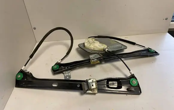 Volkswagen Jetta V Front window lifting mechanism without motor 1K5837461B