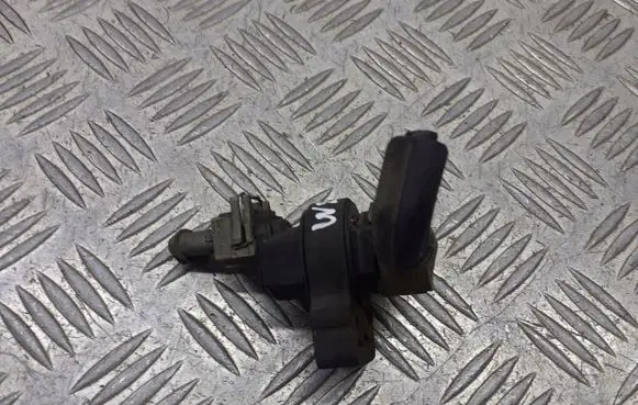 Mercedes-Benz C W202 Valve vacuum 0004701693
