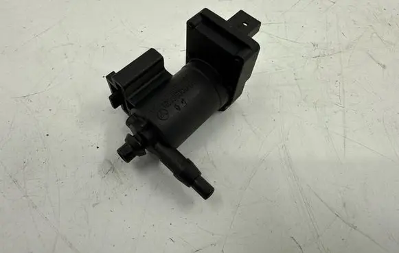 Mercedes-Benz C W203 Vacuum valve A2038000179