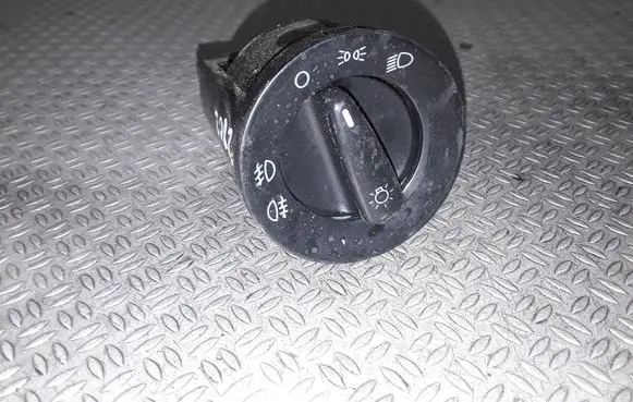 Skoda Fabia Mk2 (5J) Light switch 1U0941531D