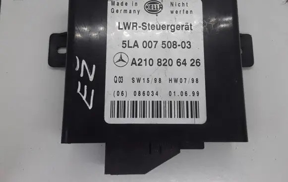Mercedes-Benz E W210 Light module LCM 5LA00750803 A2108206426