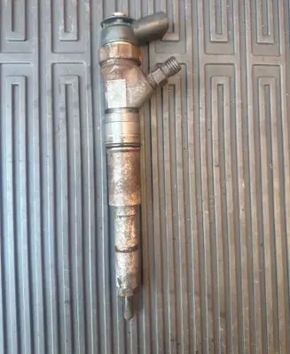 BMW X3 E83 Fuel injector 0445110216