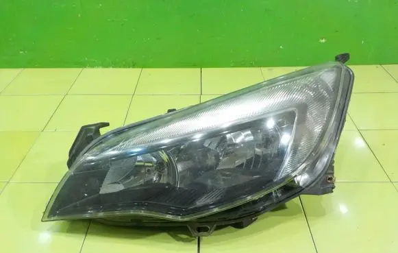 Opel Astra J Headlight/headlamp 1LG01001110