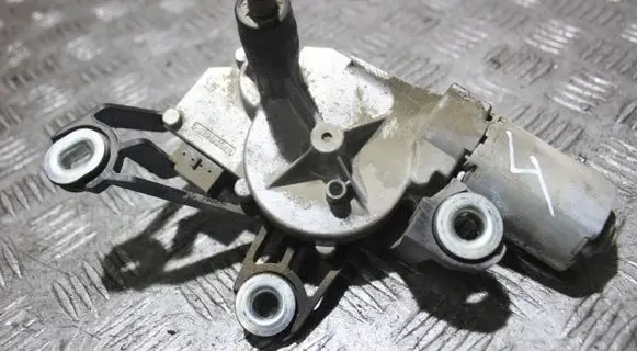 Volkswagen PASSAT B5.5 Rear window wiper motor 