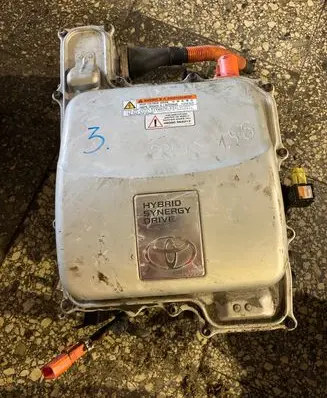 Toyota Prius (XW20) Voltage converter inverter 