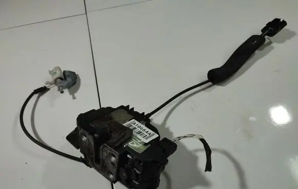 Renault Laguna III Front door lock