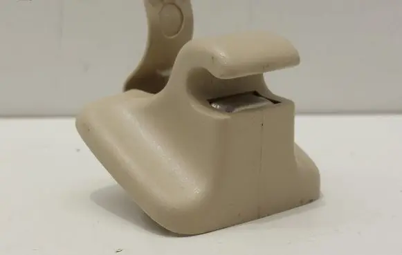 Volkswagen PASSAT B6 Sun visor clip/hook/bracket 1K0857561B