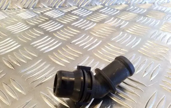Mercedes-Benz C W205 Engine coolant pipe/hose 0114734A PS3VDANW16
