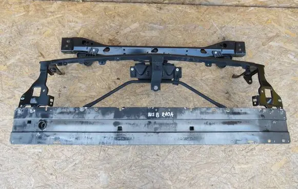 Opel Insignia B Radiator support slam panel