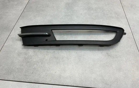 Volkswagen PASSAT B8 Front fog light trim/grill 3G0853666A