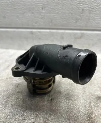 Audi A6 S6 C6 4F Thermostat housing 059121111L