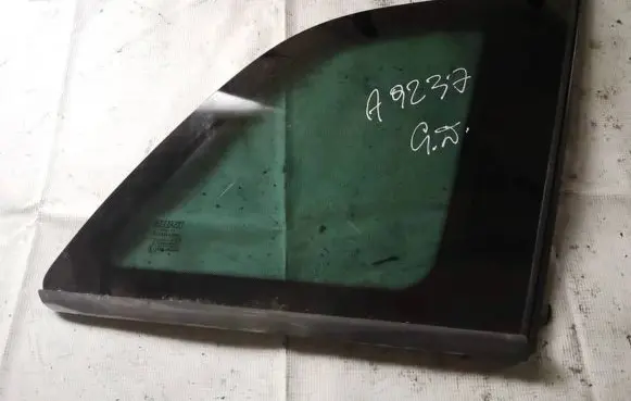 Fiat Croma Rear side window as3