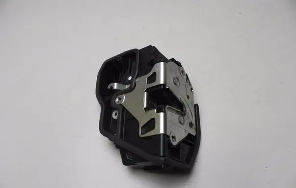 Loading door lock
