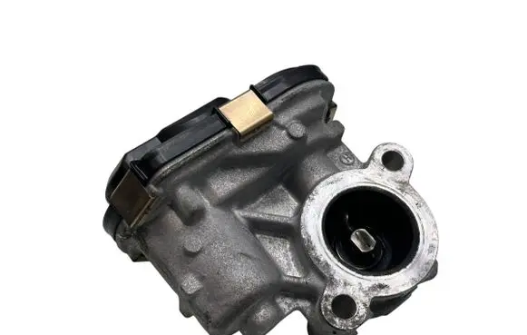 Nissan Rogue EGR valve 147106CA1C