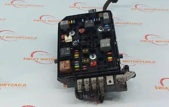 Opel Astra K Fuse module 15514069