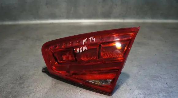 Audi A8 S8 D4 4H Tailgate rear/tail lights 4H0945094