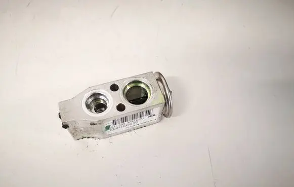 Nissan X-Trail T32 Air conditioning (A/C) expansion valve 922001FP0C 52378490